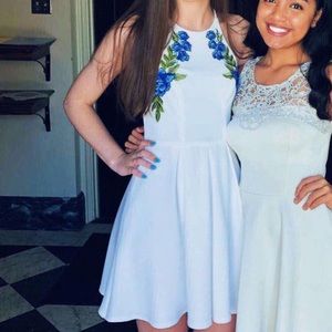 Dillard’s White Halter Dress Size 0